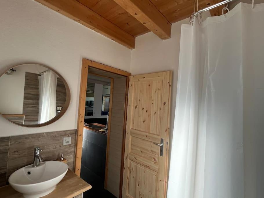 Loft Des Milans, Petit Nid Douillet Perche Sur La Campagne Apartment Ecublens  Екстериор снимка